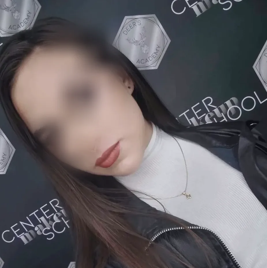 Esra, 25