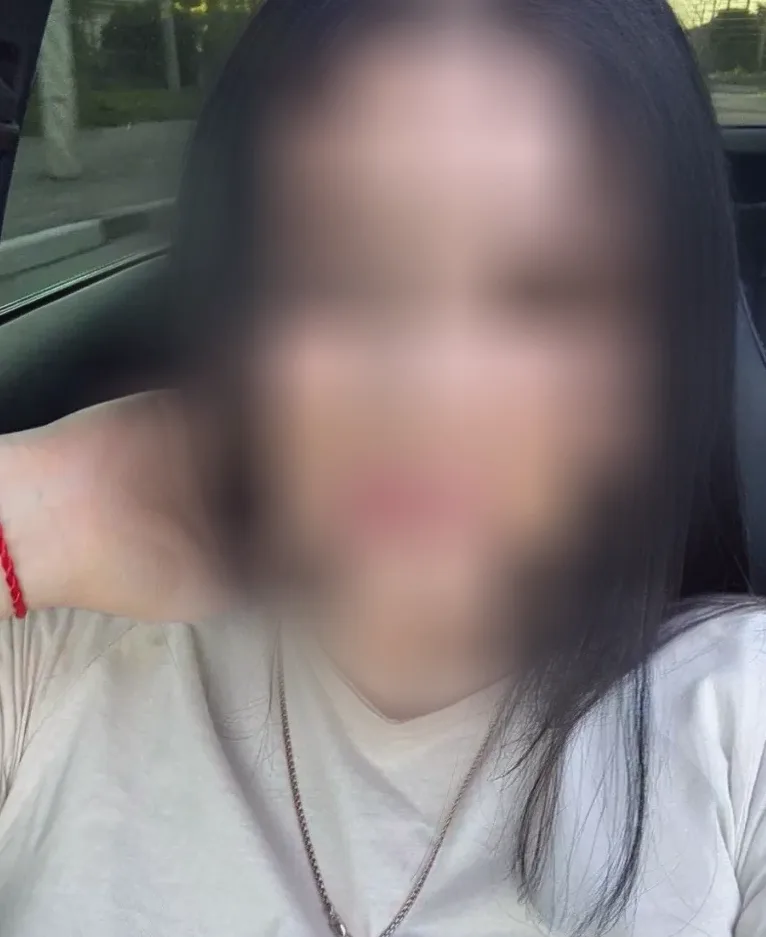 Julia, 29
