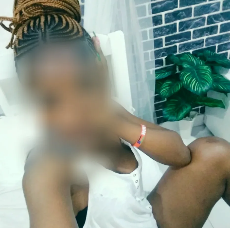 Lucia, 32