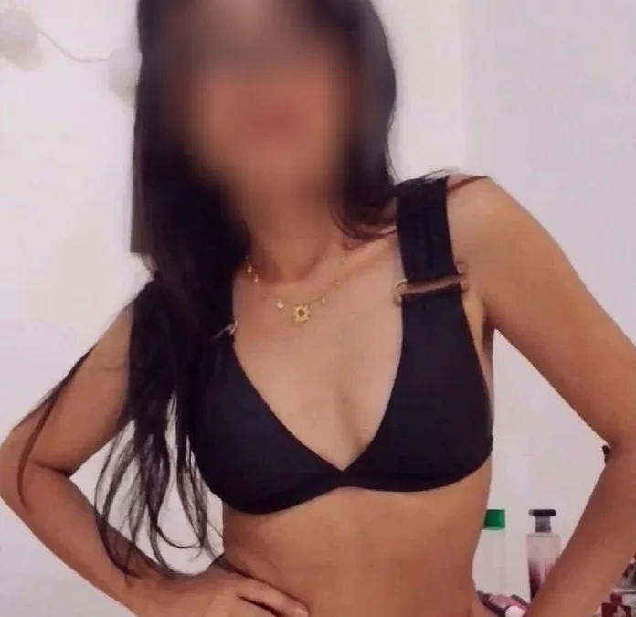 Neele, 29