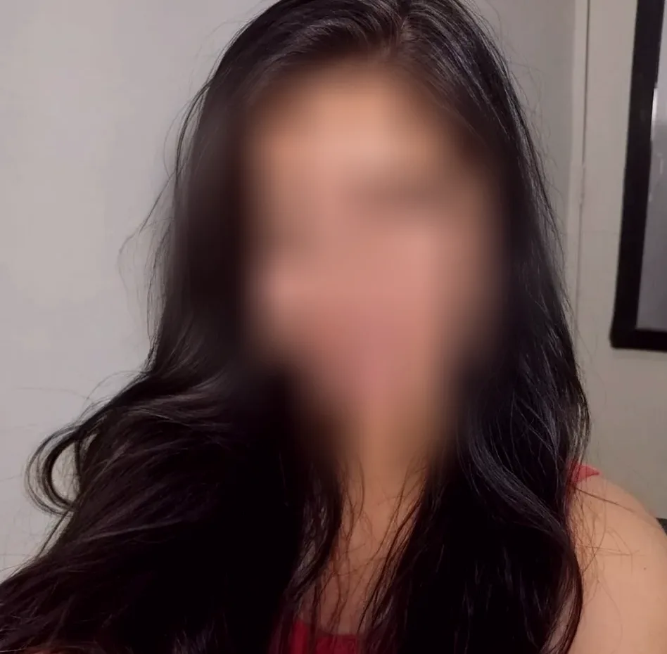 Stefanie, 21